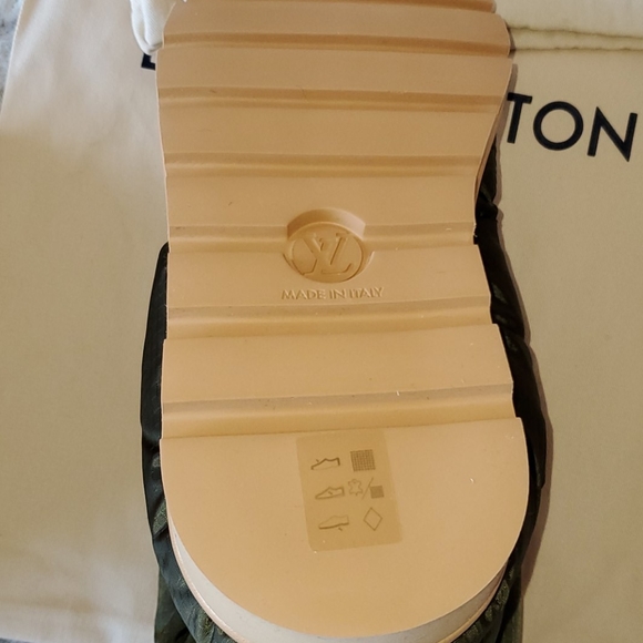 Louis Vuitton Pilloe Boot Green Quilted Water Repellent 9US or 39EU Monogram New - Picture 16 of 16